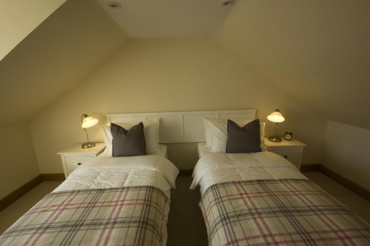 Harviestoun House Villa Dollar Bagian luar foto