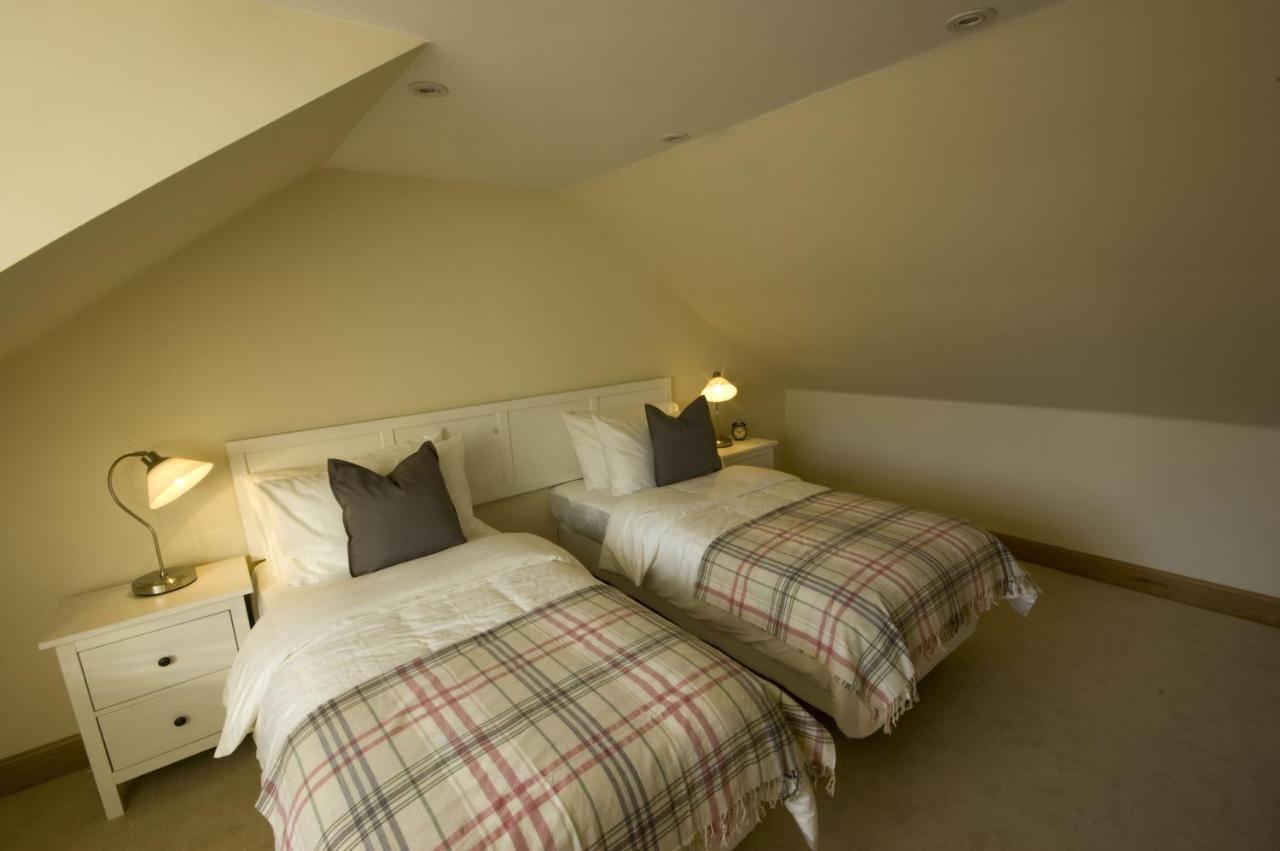 Harviestoun House Villa Dollar Bagian luar foto